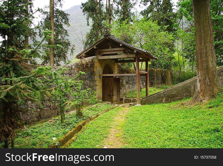 First entrance to the palace of King Hmong Vuong Chinh Thanh