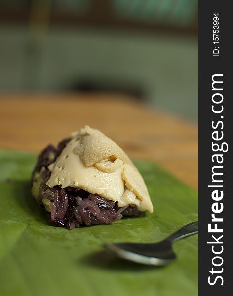 Black Sticky Rice with Custard Topping