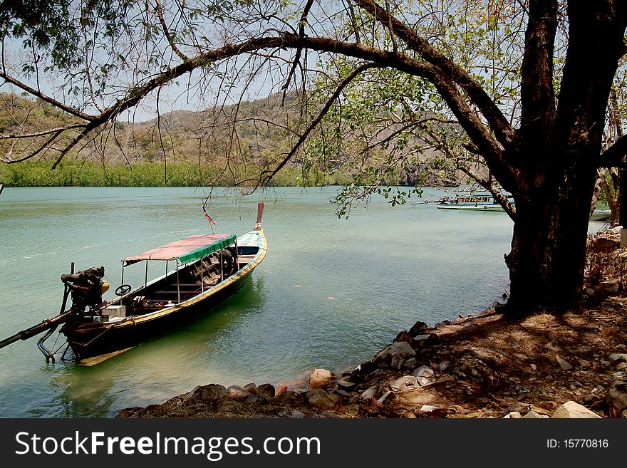 Longtail boat