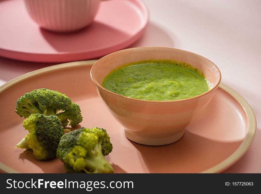 Homemade vegetable baby food. Broccoli puree for baby.