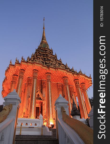 Golden Temple at night