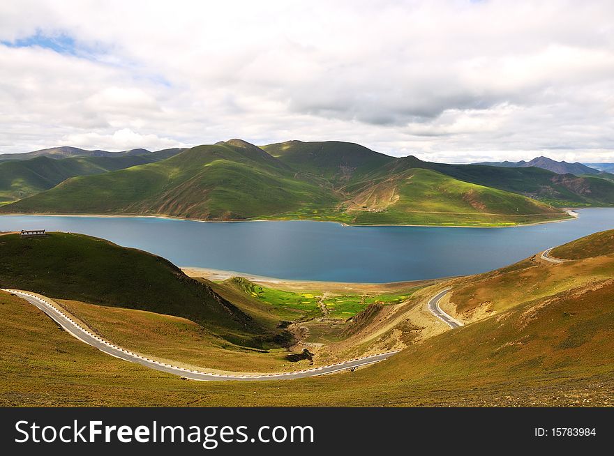 China's Tibet plateau lakes - Lake Yang Zhuo Yong. China's Tibet plateau lakes - Lake Yang Zhuo Yong.