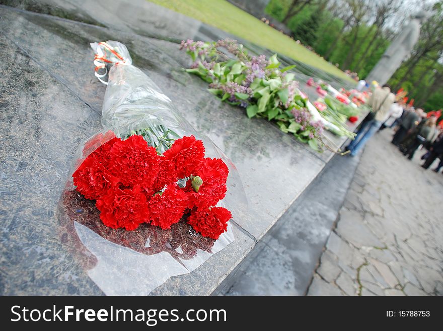 Carnations in memory assigned to the memorial