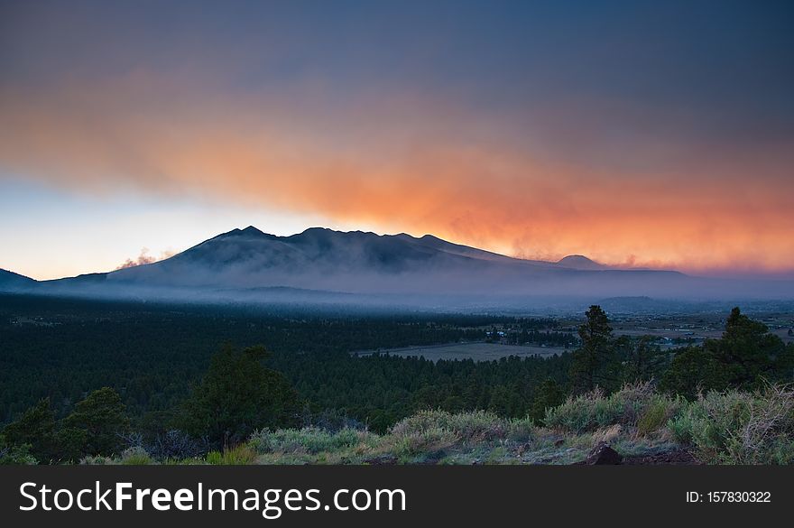 Day 4 of the Schultz Fire, Flagstaff, Arizona. At this point, the fire has consumed over 12,000 acres, including parts of the Schultz Pass area and northern flanks of the Dry Lake Hills, and most of the eastern side of the San Francisco Peaks. Day 4 of the Schultz Fire, Flagstaff, Arizona. At this point, the fire has consumed over 12,000 acres, including parts of the Schultz Pass area and northern flanks of the Dry Lake Hills, and most of the eastern side of the San Francisco Peaks.