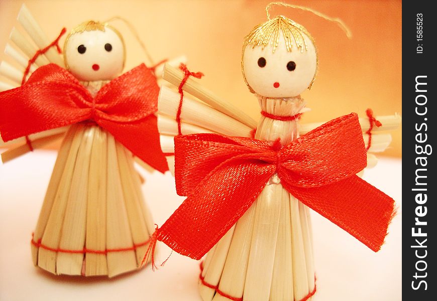 Christmas decoration - angels made of straw