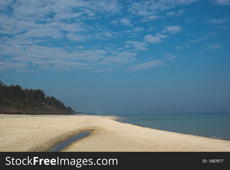 Sea, water, beach, sand, blue, yellow, bege, white, summer, sun, root, race, fang, wave, yacht, baltic, scarp, tree, sky,. Sea, water, beach, sand, blue, yellow, bege, white, summer, sun, root, race, fang, wave, yacht, baltic, scarp, tree, sky,