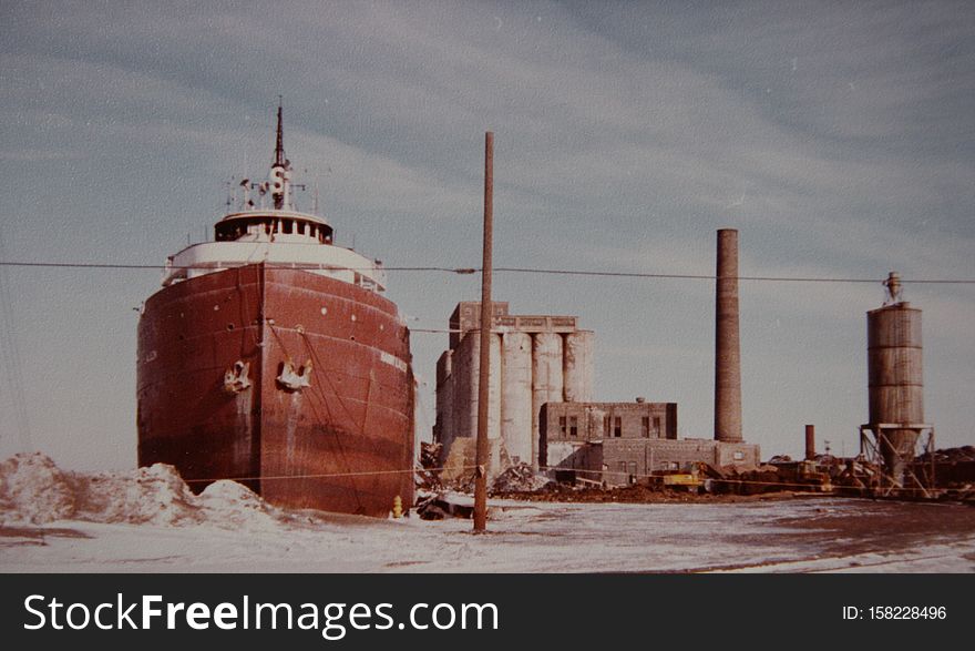 January 20-21, 1978, Duluth, Minnesota, digital copy of print. Complete indexed photo collection at WorldHistoryPics.com. January 20-21, 1978, Duluth, Minnesota, digital copy of print. Complete indexed photo collection at WorldHistoryPics.com.