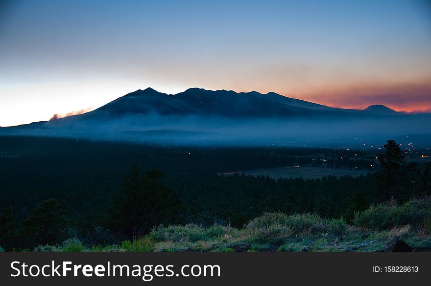 Day 4 of the Schultz Fire, Flagstaff, Arizona. At this point, the fire has consumed over 12,000 acres, including parts of the Schultz Pass area and northern flanks of the Dry Lake Hills, and most of the eastern side of the San Francisco Peaks. Day 4 of the Schultz Fire, Flagstaff, Arizona. At this point, the fire has consumed over 12,000 acres, including parts of the Schultz Pass area and northern flanks of the Dry Lake Hills, and most of the eastern side of the San Francisco Peaks.