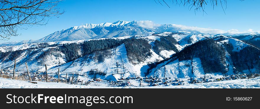 Bucegi Mountains (Romania) large panorama in winter