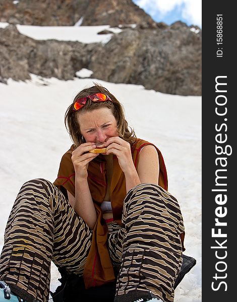 Lunch on the snow. Summer freeride, Caucasus mountains, Elbrus