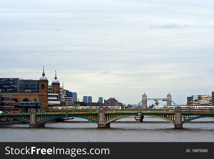 An image of london toewr bridge. An image of london toewr bridge