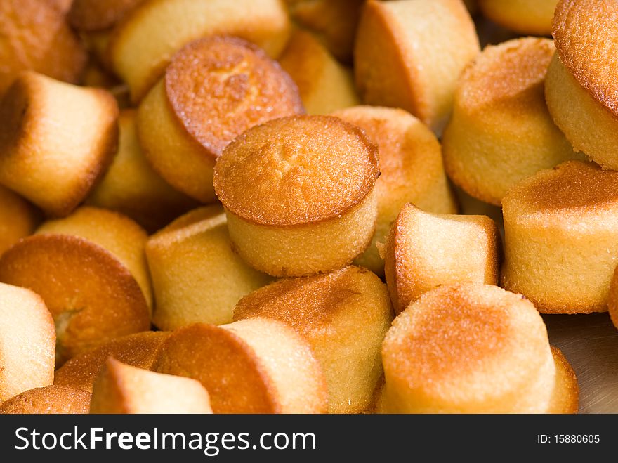 Close up picture of mini pound cakes