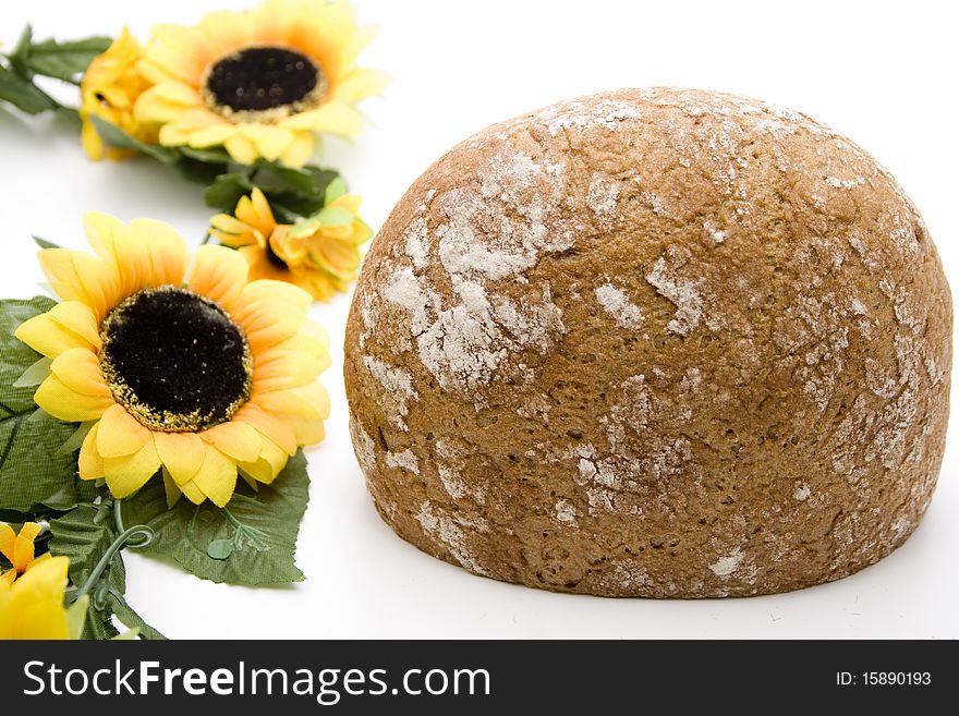 Round cut bread with sunflowers