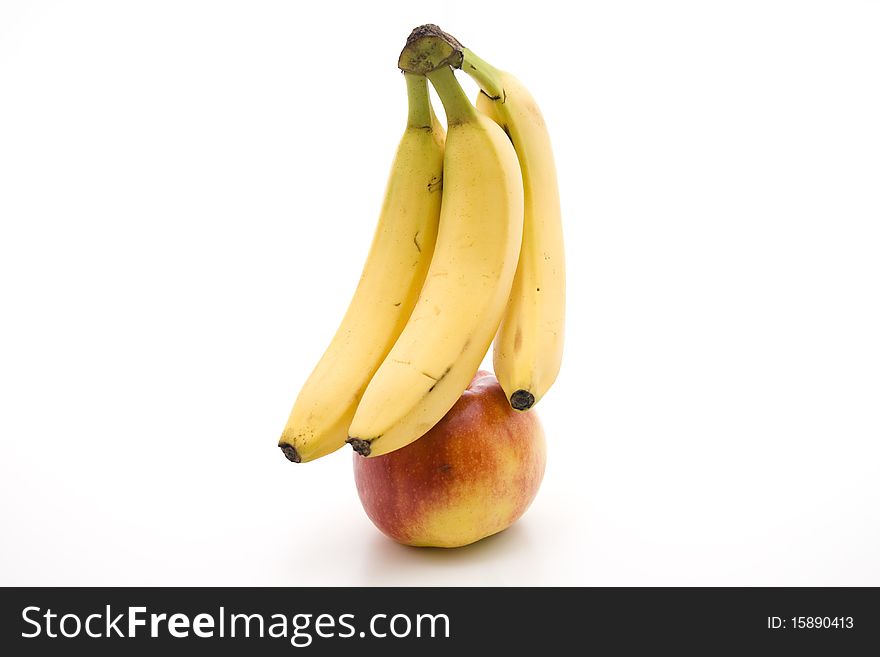 Refine ripe bananas and apple. Refine ripe bananas and apple