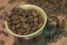 Cup Filled With Coffee Beans Royalty Free Stock Photography Cup Filled With Coffee Beans Royalty Free Stock Photography