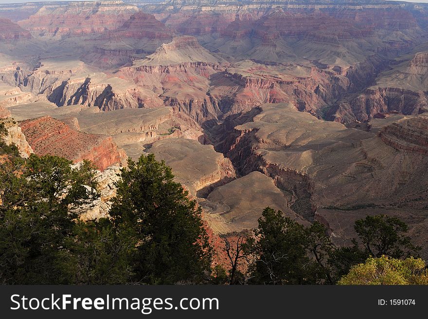 Landscape, Grand Canyon, Camera Nikon D2X, Lens Nikon 17-55mm 2.8, 1/180s at f/7.1, Focal length 17mm. Landscape, Grand Canyon, Camera Nikon D2X, Lens Nikon 17-55mm 2.8, 1/180s at f/7.1, Focal length 17mm.