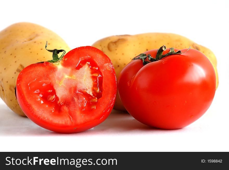 Potatoes and sliced tomatoes (1)