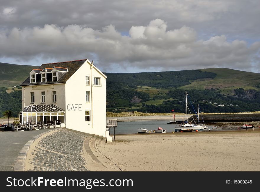 A cafe overlooking the popular seaside resort of Barmouth, Gwynedd, North Wales. A cafe overlooking the popular seaside resort of Barmouth, Gwynedd, North Wales