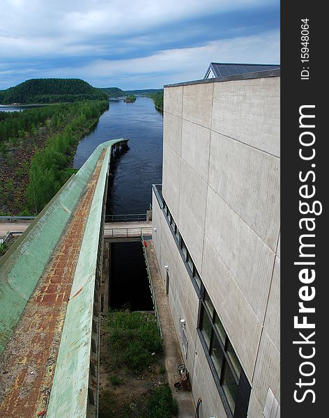 The spillway of Vanttauskoski hydroelectric plant