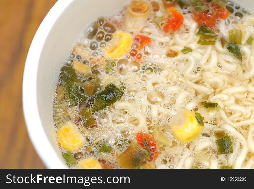 Cooked noodles with vegetables