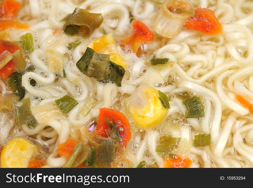 Cooked noodles with vegetables