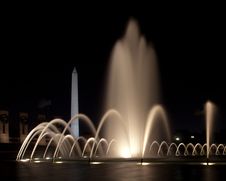 World War II Memorial Fountains At Night Stock Images World War II Memorial Fountains At Night Stock Images