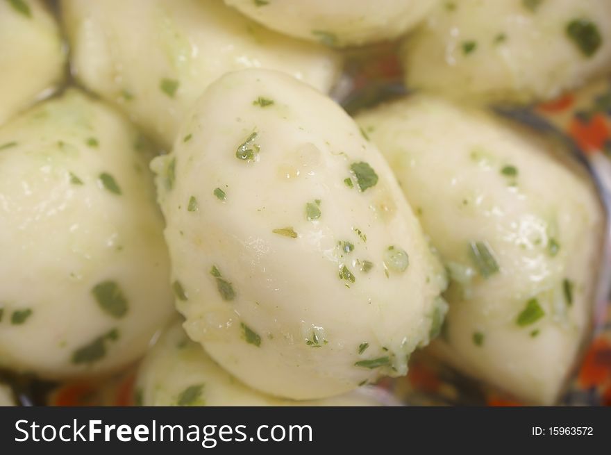 Oil and chives marinated bocconcini cheese balls