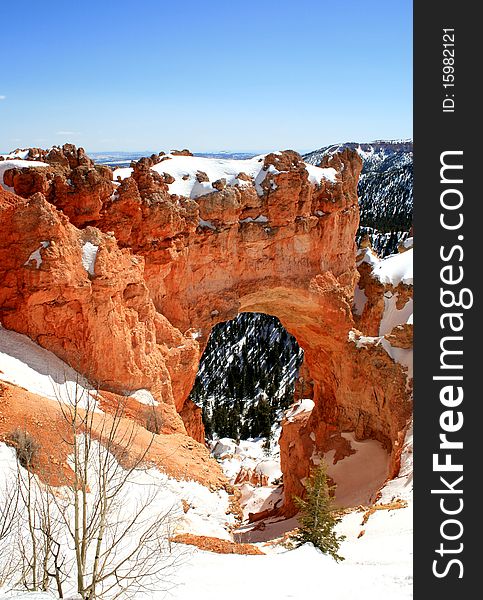 Natural arch in senic Bryce Canyon National Park. Natural arch in senic Bryce Canyon National Park.