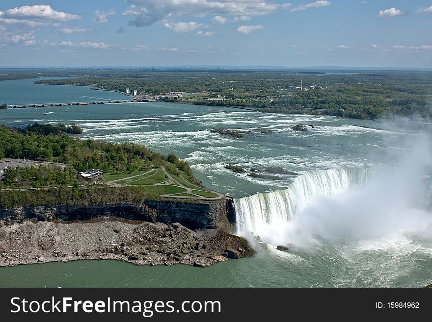 Horseshoe fall at Niagara falls