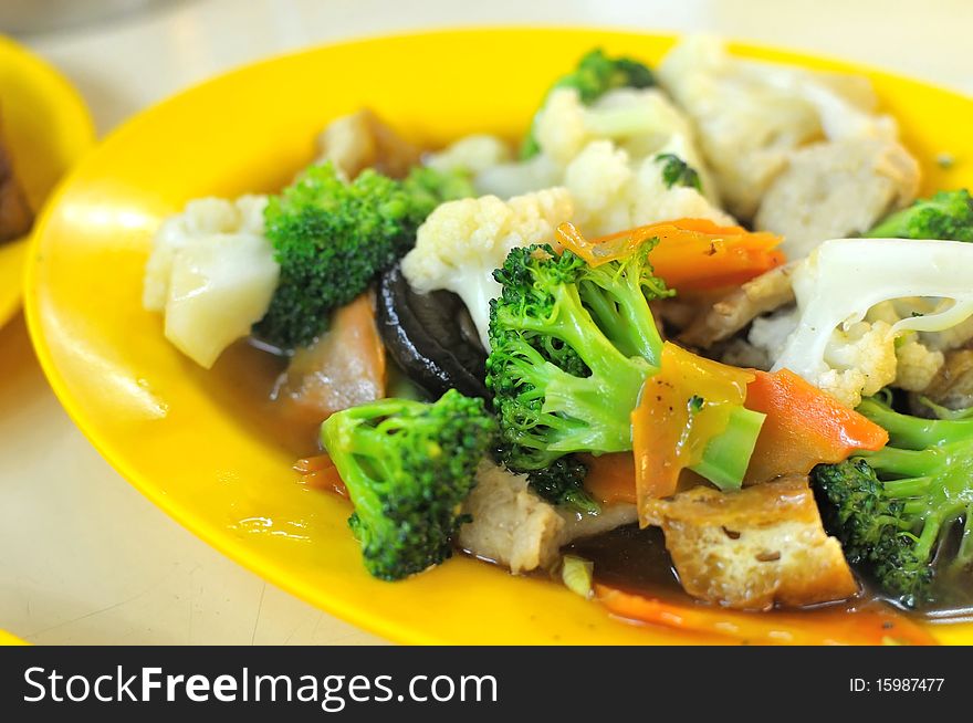 White cauliflower and broccoli cuisine