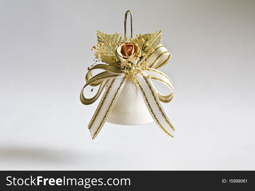 Bell decoration wedding accessory.
Made of ceramic.