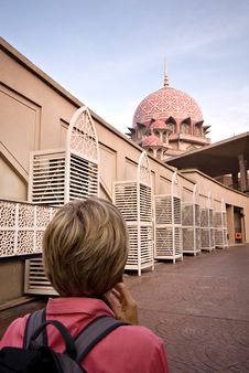 Tourist At Putra Mosque In Putrajaya, Malaysia Royalty Free Stock Image Tourist At Putra Mosque In Putrajaya, Malaysia Royalty Free Stock Image