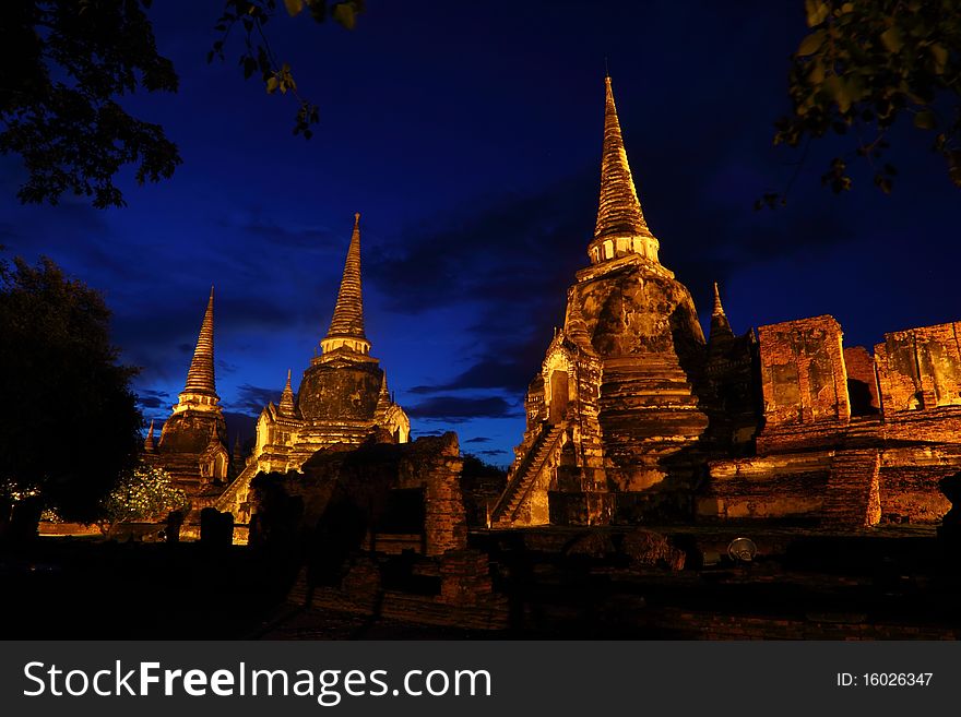 Night scence of Wat Phra Si San Phet at Ayutthaya Historic Park, Thailand. Ayutthaya is one of world heritage park. Night scence of Wat Phra Si San Phet at Ayutthaya Historic Park, Thailand. Ayutthaya is one of world heritage park.