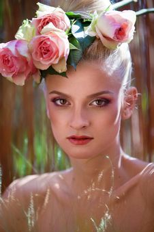 Portrait Of Blonde With A Wreath Of Flowers Royalty Free Stock Images Portrait Of Blonde With A Wreath Of Flowers Royalty Free Stock Images