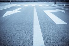 Road Arrow Sigh At Night Royalty Free Stock Photos Road Arrow Sigh At Night Royalty Free Stock Photos