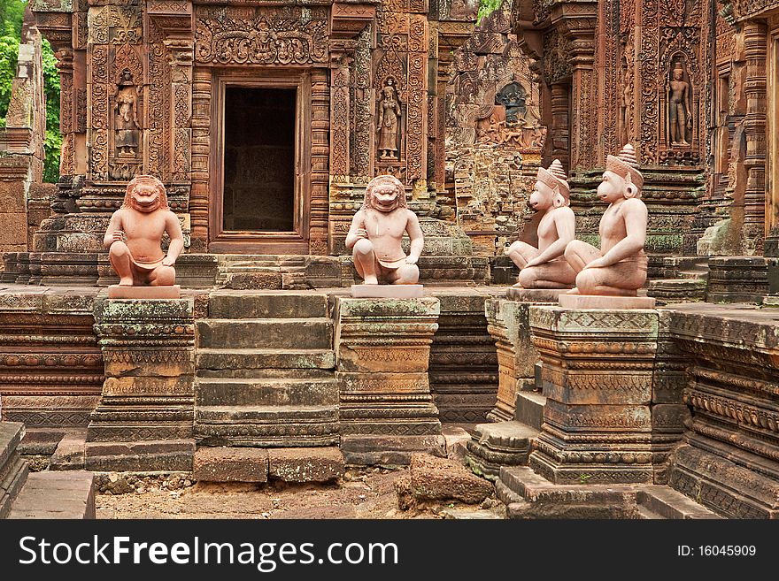 Tempel Banteay Srei in Angkor, historical building of the Khmer in Cambodia