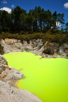 Devil S Bath, Wai-O-Tapu Thermal Wonderland Royalty Free Stock Image Devil S Bath, Wai-O-Tapu Thermal Wonderland Royalty Free Stock Image