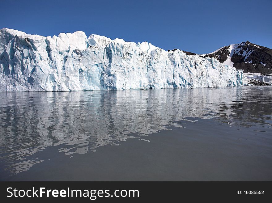 Arctic glacier landscape (Spitsbergen)