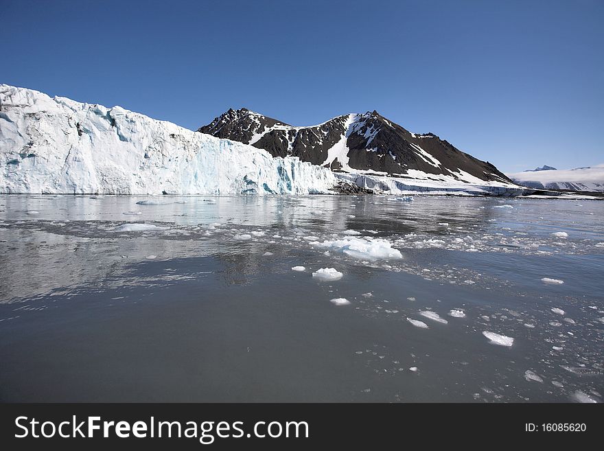 Arctic glacier landscape (Spitsbergen)