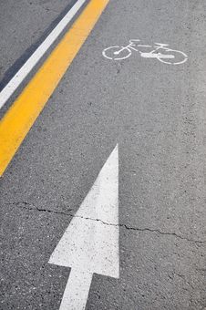 White Bicycle Sign Painted On A Street Royalty Free Stock Photos White Bicycle Sign Painted On A Street Royalty Free Stock Photos