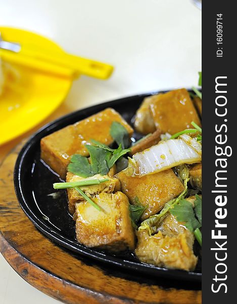 Traditional Chinese hot plate bean curd cuisine. Suitable for food and beverage, healthy eating and lifestyle, and diet and nutrition.