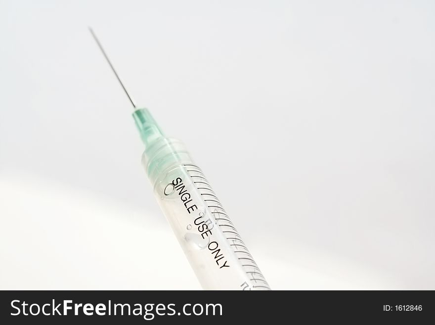 Diposable syringe