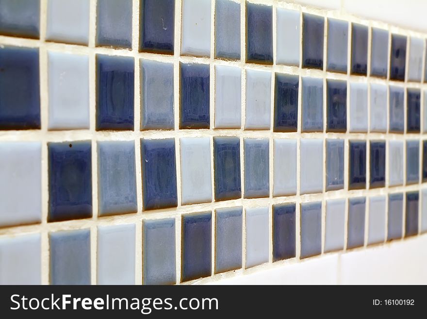 Pattern tiles in the bathroom