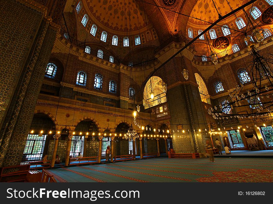 Golden mosque - Yeni Camii, Istanbul - interior