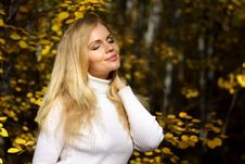 Girl In The Autumn Forest Royalty Free Stock Photography Girl In The Autumn Forest Royalty Free Stock Photography
