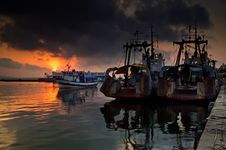 Ships At Sunset Royalty Free Stock Photography Ships At Sunset Royalty Free Stock Photography