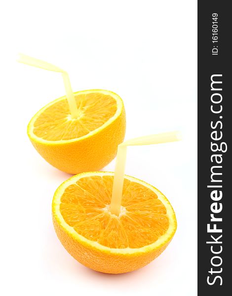 Presents the concept of 100% fresh orange juice