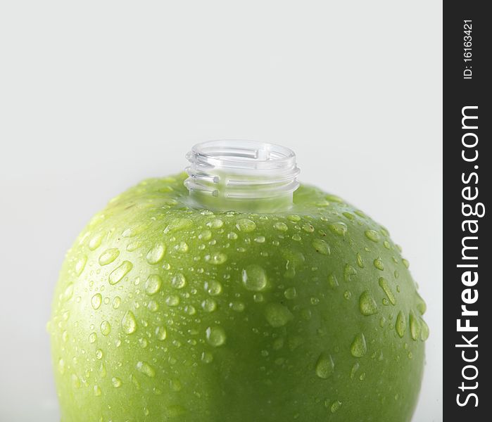 Refreshing green apple and juice