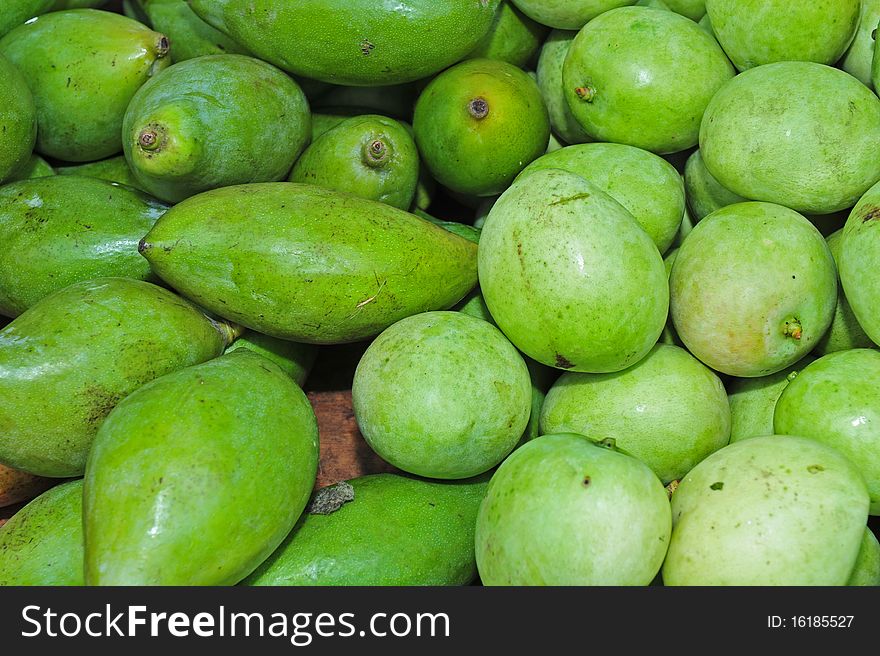 Green mangoes in the markets