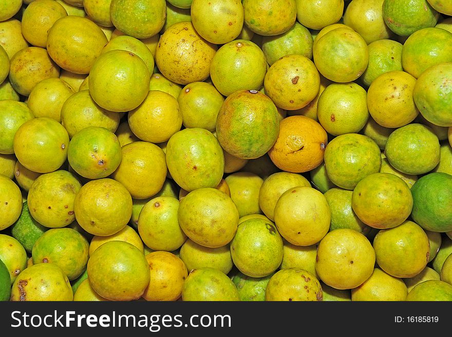 Yellow lime in the markets